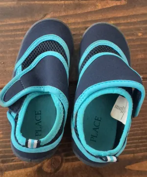blue water shoes 7-8 - size Shoes:           7 & 7.5 (Little Kid)