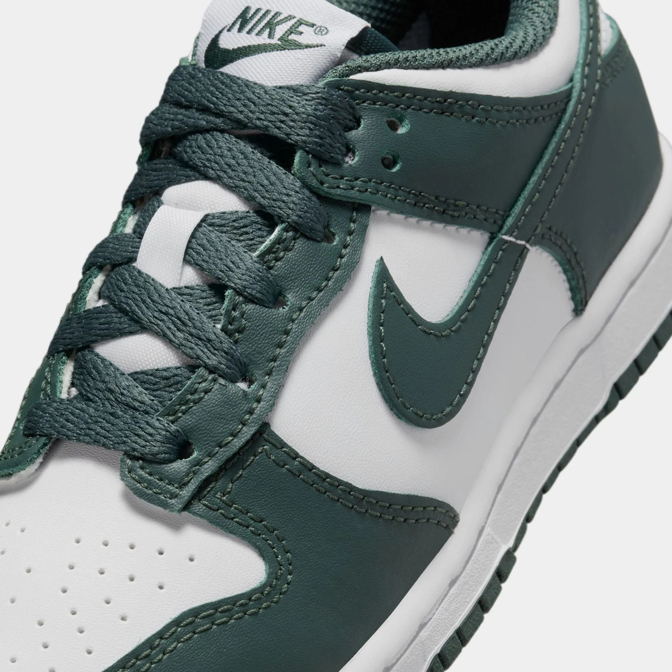 Dunk Low Preschool Lifestyle Shoes (White/Vintage Green)