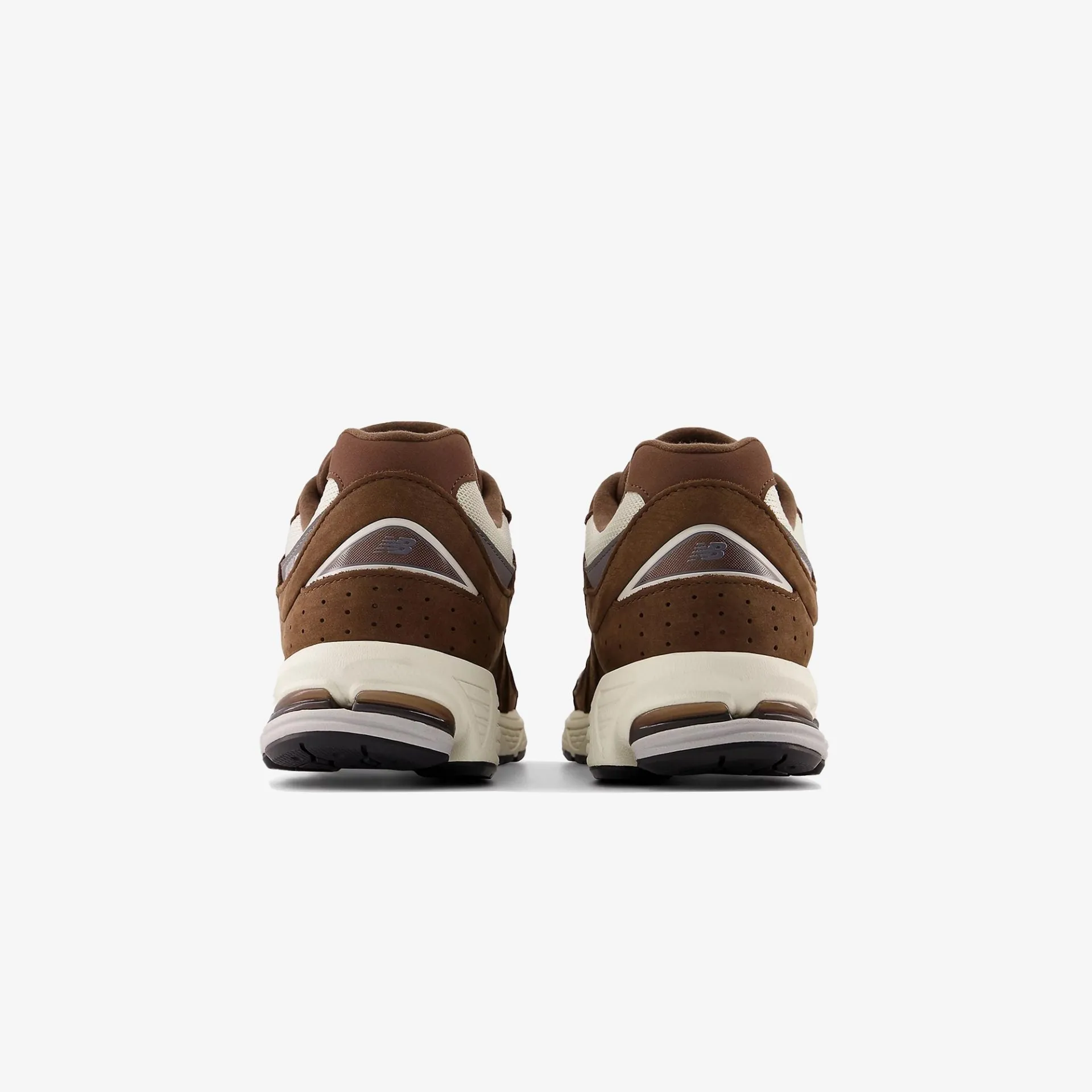New Balance | 2002R  { MOONBEAM