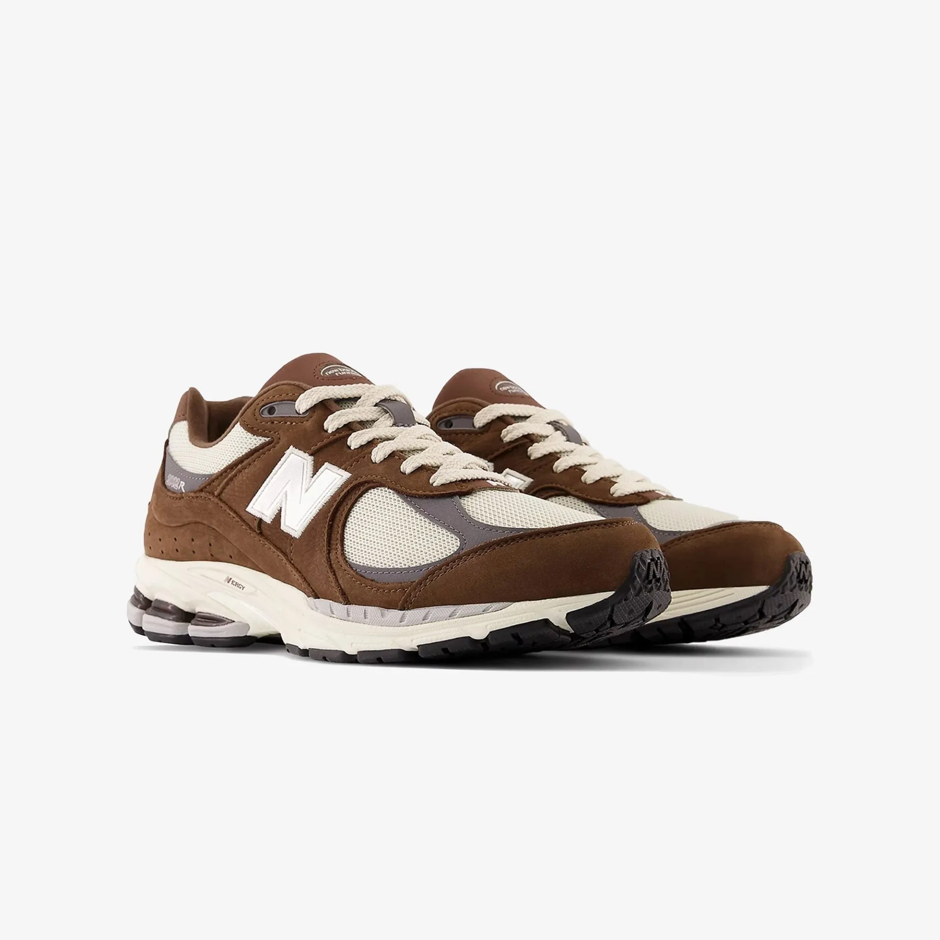 New Balance | 2002R  { MOONBEAM