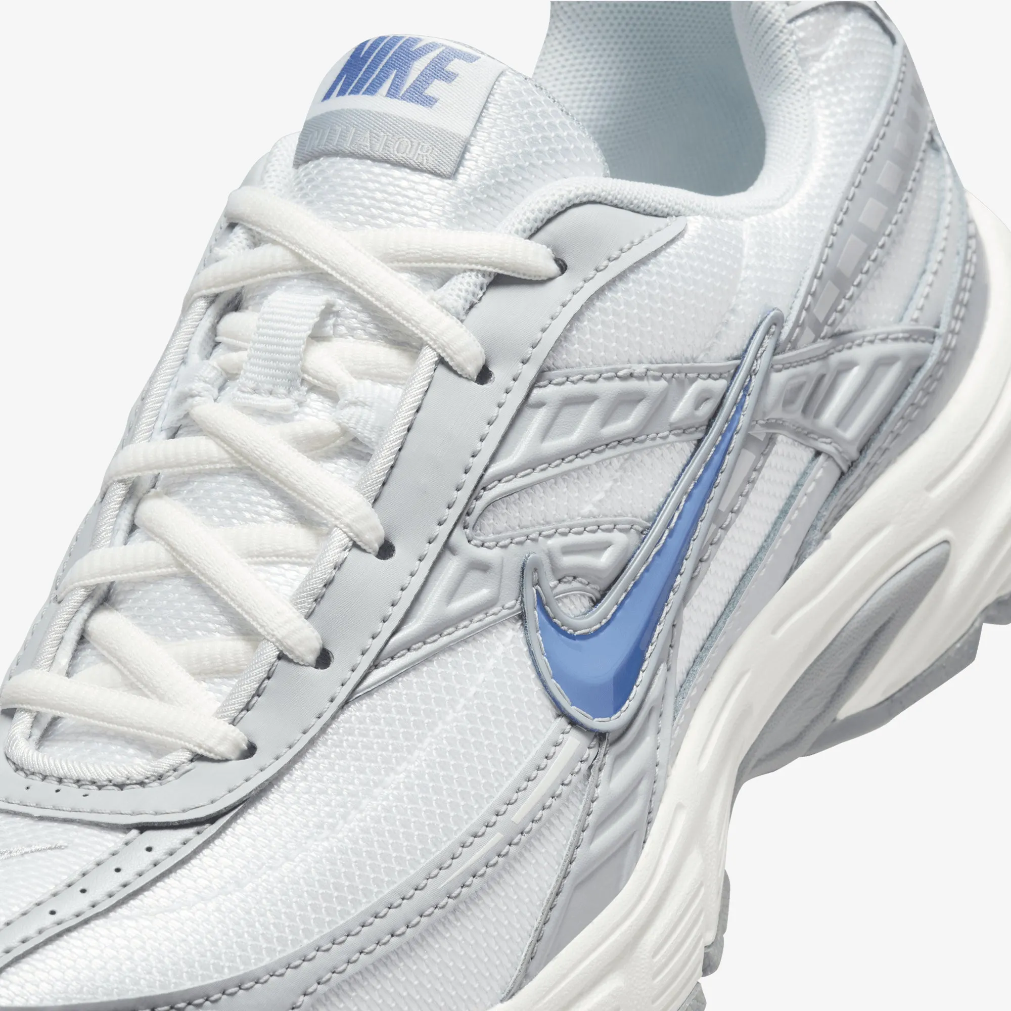 NIKE | WMN'S INITIATOR { SUMMIT WHITE/ASHEN SLATE-LT SMOKE GREY