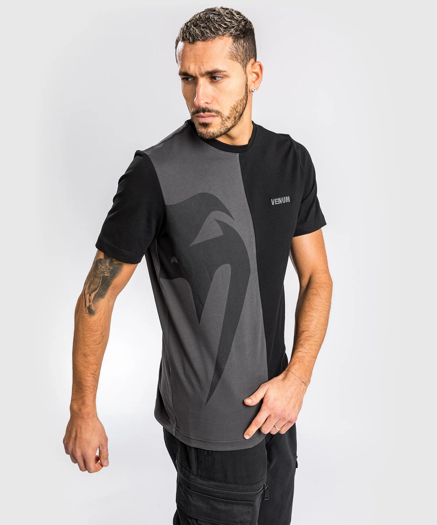 T-Shirt Venum Giant Split - Noir/Gris