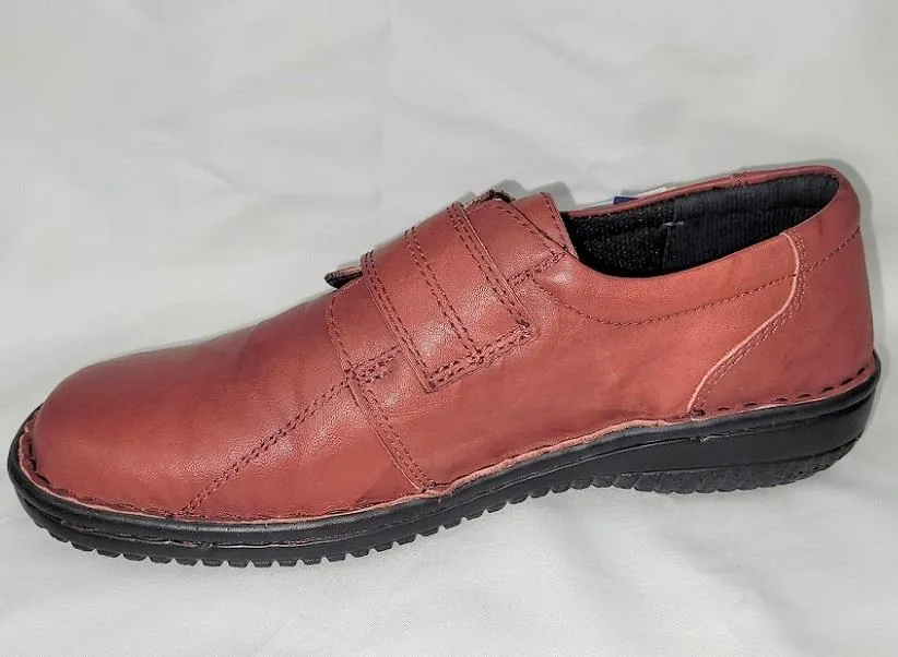 Volkswalker Women's Weil Casual Shoe