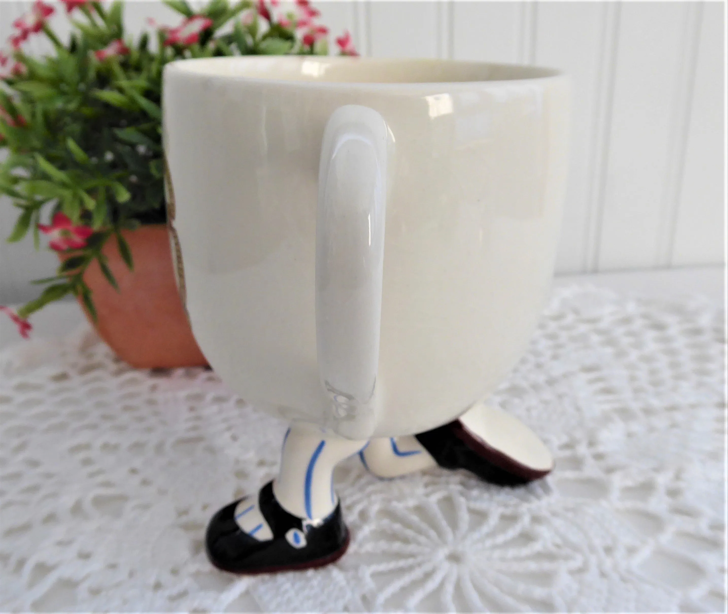 Walking Ware Mug Queen Elizabeth II 1977 Silver Jubilee Black Shoes Carlton Ware Iconic